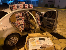 Com cerca de R$ 163 mil em cigarros de origem estrangeira, dupla é presa por contrabando em Presidente Epitácio